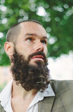 Curly beard